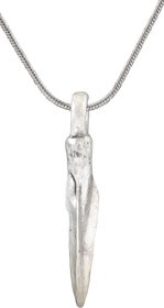 HELLENISTIC GREEK ARROWHEAD PENDANT NECKLACE, 300-100 BC