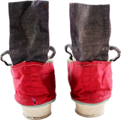 EXTRAORDINARY PAIR OF CHINESE LADIES SHOES FOR BOUND FEET (FOOT BINDING) - Fagan Arms