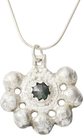 FINE AND RARE ROMAN MYSTICAL PENDANT NECKLACE, C.200-400 AD